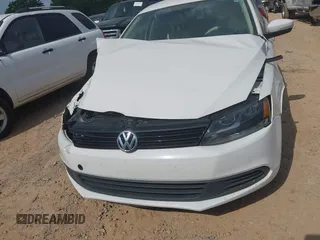 2011 Volkswagen Jetta SE with VIN 3VWDX7AJ9BM352889, listed as a IAAI auction lot 42276273 with Not provided miles and . Bid and sale history available at DreamBid. Image 11.