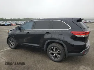 2018 Toyota Highlander LE z VIN 5TDBZRFH3JS871179, wystawiony jako Copart lot #59553235 z przebiegiem 130 069 mil mil oraz Szkoda całkowita • Salvage title. Historia ofert i sprzedaży dostępna na DreamBid. Obrazek 2.