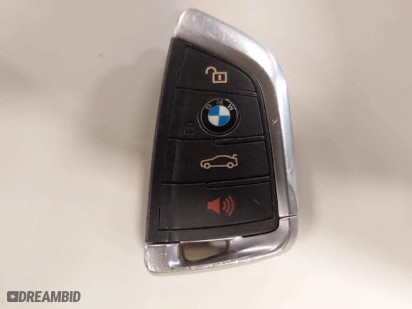 2019 BMW X6 sDrive35i with VIN 5UXKU0C5XK0S97686, listed as a IAAI auction lot 40436492 with 105,584 mi miles. Bid and sale history available at carsss.com. Image 11.