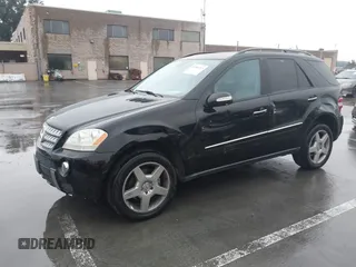 2006 Mercedes-Benz M 500 z VIN 4JGBB75E66A008750, wystawiony jako IAAI lot #41504217 z przebiegiem 96 375 mil mil oraz . Historia ofert i sprzedaży dostępna na DreamBid. Obrazek 6.