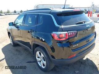 2018 Jeep Compass Latitude with VIN 3C4NJDBB6JT101024, listed as a IAAI auction lot 42061228 with 48,771 mi miles. Bid and sale history available at carsss.com. Image 3.