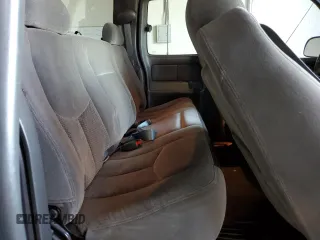 2005 Chevrolet Silverado 1500 Z71 z VIN 1GCEK19B75Z241454, wystawiony jako Copart lot #52154325 z przebiegiem 203 436 mil mil oraz Szkoda całkowita • Salvage title. Historia ofert i sprzedaży dostępna na DreamBid. Obrazek 10.
