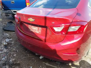 2018 Chevrolet Cruze LT with VIN 1G1BE5SM2J7105986, listed as a IAAI auction lot 41848216 with 189,988 mi miles. Bid and sale history available at carsss.com. Image 16.