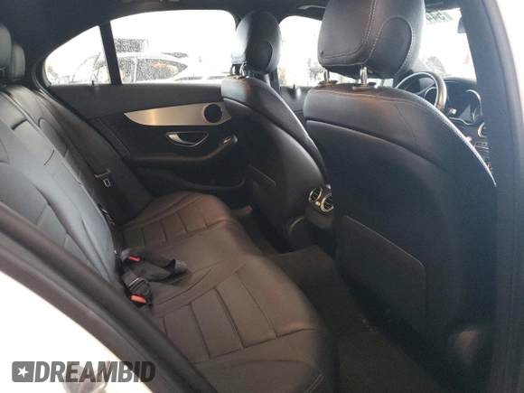 2019 Mercedes-Benz C 300 z VIN 55SWF8EB8KU321336, wystawiony jako Copart lot #54415305 z przebiegiem 90 670 mil mil oraz Szkoda całkowita • Salvage title. Historia ofert i sprzedaży dostępna na DreamBid. Obrazek 10.