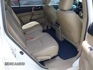 2013 Toyota Highlander Limited z VIN 5TDDK3EH2DS217645, wystawiony jako IAAI lot #42370991 z przebiegiem 90 054 mil mil oraz . Historia ofert i sprzedaży dostępna na DreamBid. Obrazek 8.