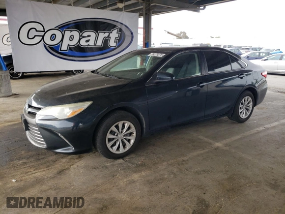 2015 Toyota Camry XLE with VIN 4T4BF1FK3FR477546, listed as a Copart auction lot 55223575 with 131,599 mi miles and Clean Title. Bid and sale history available at carsss.com. Image 1.