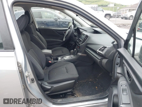 2019 Subaru Forester z VIN JF2SKACC8KH474136, wystawiony jako IAAI lot #42188719 z przebiegiem 112 262 mil mil oraz . Historia ofert i sprzedaży dostępna na DreamBid. Obrazek 5.