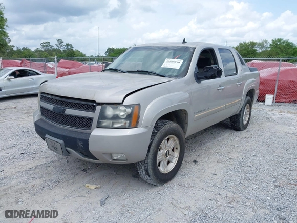 2007 Chevrolet Avalanche LTZ with VIN 3GNFK123X7G217750, listed as a IAAI auction lot 42088850 with 188,429 mi miles. Bid and sale history available at carsss.com. Image 2.