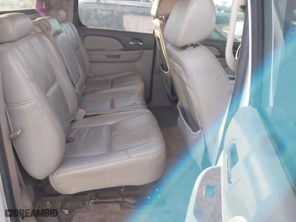 2008 Chevrolet Avalanche LT w/2LT with VIN 3GNEC12028G274590, listed as a IAAI auction lot 41254172 with 350,385 mi miles. Bid and sale history available at carsss.com. Image 8.