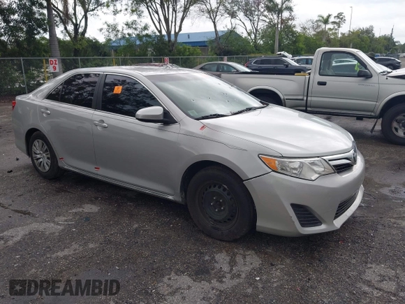 2012 Toyota Camry L z VIN 4T1BF1FK3CU047697, wystawiony jako IAAI lot #42419293 z przebiegiem 56 082 mil mil oraz . Historia ofert i sprzedaży dostępna na DreamBid. Obrazek 1.