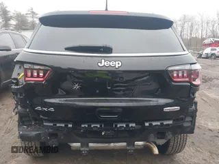 2018 Jeep Compass Altitude with VIN 3C4NJDBB0JT399781, listed as a IAAI auction lot 41711499 with 39,891 mi miles and . Bid and sale history available at carsss.com. Image 16.