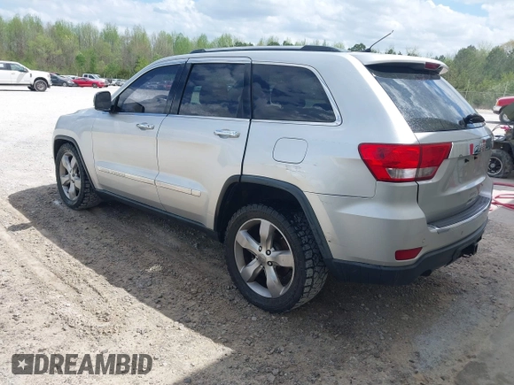 2012 Jeep Grand Cherokee Overland with VIN 1C4RJECTXCC317018, listed as a IAAI auction lot 41975933 with 191,043 mi miles. Bid and sale history available at carsss.com. Image 3.