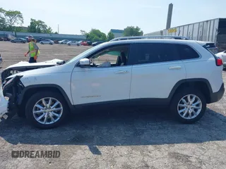 2017 Jeep Cherokee Limited с VIN 1C4PJMDS6HW506438, выставлен на аукционе IAAI как лот 42492335 с пробегом Не указан миль и . История ставок и продаж доступна на DreamBid. Изображение 14.