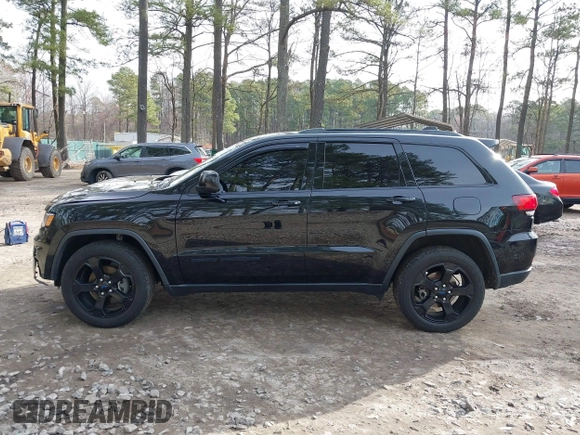 2018 Jeep Grand Cherokee Laredo E with VIN 1C4RJFAG1JC426542, listed as a IAAI auction lot 41729268 with 106,024 mi miles and . Bid and sale history available at DreamBid. Image 15.