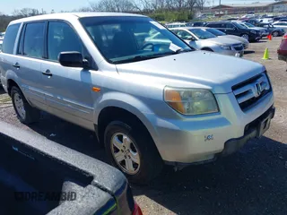 2007 Honda Pilot LX with VIN 5FNYF18167B027915, listed as a IAAI auction lot 41819509 with 206,684 mi miles and . Bid and sale history available at carsss.com. Image 1.