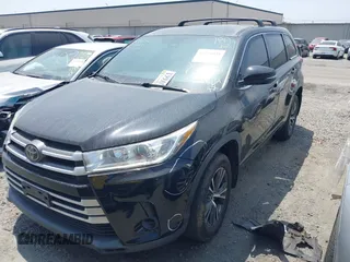2018 Toyota Highlander LE with VIN 5TDZZRFH5JS284982, listed as a IAAI auction lot 42218539 with 76,868 mi miles and . Bid and sale history available at DreamBid. Image 18.