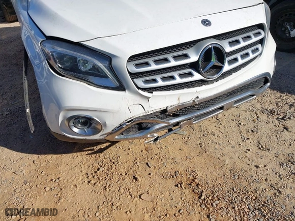 2019 Mercedes-Benz GLA with VIN WDCTG4EB8KU011182, listed as a IAAI auction lot 41018799 with 33,299 mi miles. Bid and sale history available at carsss.com. Image 6.