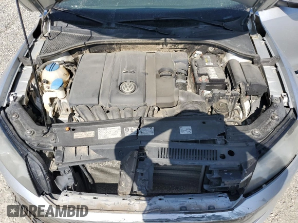2013 Volkswagen Passat Wolfsburg Edition z VIN 1VWAH7A31DC027577, wystawiony jako Copart lot #54858125 z przebiegiem 88 685 mil mil oraz Szkoda całkowita • Salvage title. Historia ofert i sprzedaży dostępna na DreamBid. Obrazek 11.