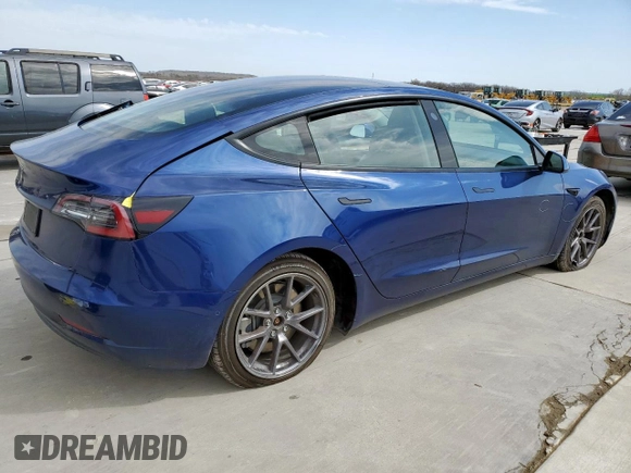 2021 Tesla Model 3 Standard Range Plus z VIN 5YJ3E1EA0MF014607, wystawiony jako Copart lot #47290835 z przebiegiem 43 251 mil mil oraz Szkoda całkowita • Salvage title. Historia ofert i sprzedaży dostępna na DreamBid. Obrazek 3.