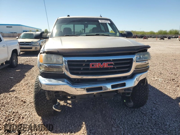 2005 GMC Sierra 2500HD SLE z VIN 1GTHK232X5F936296, wystawiony jako Copart lot #50244575 z przebiegiem 336 259 mil mil oraz Szkoda całkowita • Salvage title. Historia ofert i sprzedaży dostępna na DreamBid. Obrazek 5.