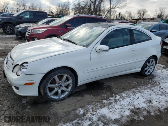 2005 Mercedes-Benz C z VIN WDBRN64JX5A764906, wystawiony jako Copart lot #41567275 z przebiegiem 94 593 mil mil oraz Szkoda całkowita • Salvage title. Historia ofert i sprzedaży dostępna na DreamBid. Obrazek 1.