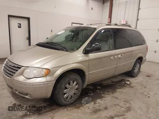 2006 Chrysler Town & Country LWB Limited with VIN 2A8GP64L26R640347, listed as a IAAI auction lot 41353419 with 160,220 mi miles. Bid and sale history available at carsss.com. Image 2.