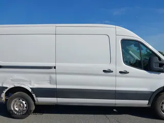 2019 Ford Transit с VIN 1FTBW2CM8KKB73077, выставлен на аукционе IAAI как лот 42398743 с пробегом 94 853 миль миль и . История ставок и продаж доступна на DreamBid. Изображение 13.