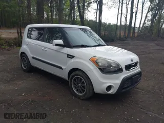 2013 Kia Soul with VIN KNDJT2A5XD7754926, listed as a IAAI auction lot 41968365 with 112,439 mi miles. Bid and sale history available at carsss.com. Image 1.