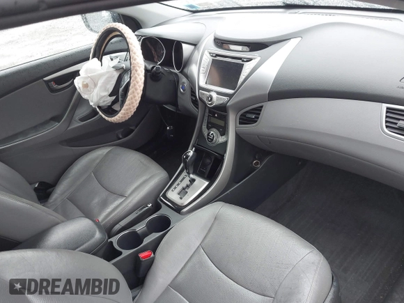 2013 Hyundai Elantra GLS z VIN KMHDH4AE1DU646038, wystawiony jako IAAI lot #42274868 z przebiegiem 81 253 mil mil oraz . Historia ofert i sprzedaży dostępna na DreamBid. Obrazek 5.