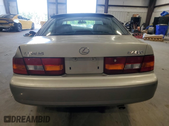 1999 Lexus ES 300 с VIN JT8BF28GXX0235471, выставлен на аукционе Copart как лот 57982605 с пробегом 187 958 миль миль и Списание • Salvage title. История ставок и продаж доступна на DreamBid. Изображение 6.