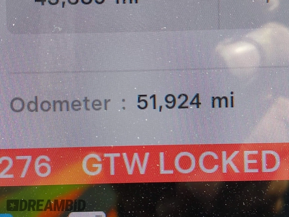2020 Tesla Model 3 Standard Range Plus z VIN 5YJ3E1EA3LF794276, wystawiony jako IAAI lot #42390409 z przebiegiem 51 924 mil mil oraz . Historia ofert i sprzedaży dostępna na DreamBid. Obrazek 16.