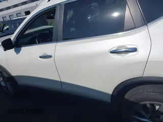 2015 Nissan Rogue SV with VIN 5N1AT2MVXFC758900, listed as a IAAI auction lot 41999538 with 104,478 mi miles and . Bid and sale history available at carsss.com. Image 15.