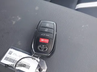 2025 Toyota Camry LE z VIN 4T1DAACK7SU152544, wystawiony jako IAAI lot #42489001 z przebiegiem 1 308 mil mil oraz . Historia ofert i sprzedaży dostępna na DreamBid. Obrazek 11.