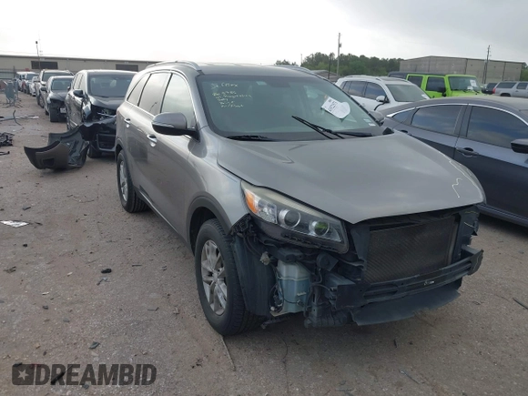 2016 Kia Sorento LX with VIN 5XYPG4A37GG020227, listed as a IAAI auction lot 41922573 with 265,155 mi miles. Bid and sale history available at carsss.com. Image 1.