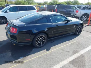 2011 Ford Mustang V6 z VIN 1ZVBP8AM4B5156596, wystawiony jako IAAI lot #42769337 z przebiegiem 77 140 mil mil oraz . Historia ofert i sprzedaży dostępna na DreamBid. Obrazek 4.