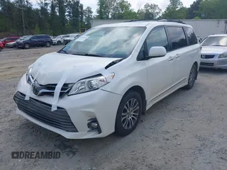 2019 Toyota Sienna XLE Auto Access Seat with VIN 5TDYZ3DC3KS970200, listed as a IAAI auction lot 42007928 with 64,023 mi miles. Bid and sale history available at carsss.com. Image 21.