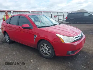 2008 Ford Focus SE z VIN 1FAHP35N08W101901, wystawiony jako IAAI lot #42288509 z przebiegiem 211 470 mil mil oraz . Historia ofert i sprzedaży dostępna na DreamBid. Obrazek 1.