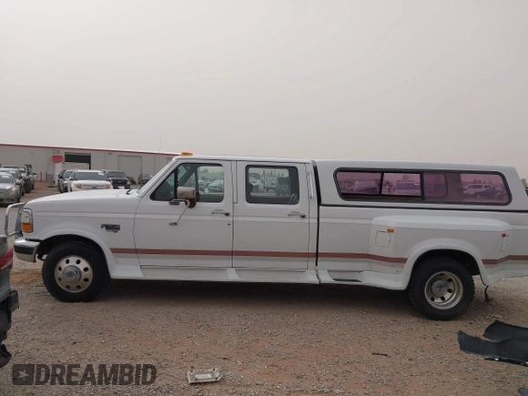 1995 Ford F-350 z VIN 1FTJW35F7SEA36906, wystawiony jako IAAI lot #41925888 z przebiegiem 162 121 mil mil oraz . Historia ofert i sprzedaży dostępna na DreamBid. Obrazek 15.