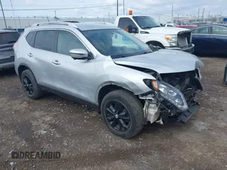 2016 Nissan Rogue SV z VIN KNMAT2MV3GP640153, wystawiony jako IAAI lot #42006258 z przebiegiem 99 546 mil mil oraz . Historia ofert i sprzedaży dostępna na DreamBid. Obrazek 1.