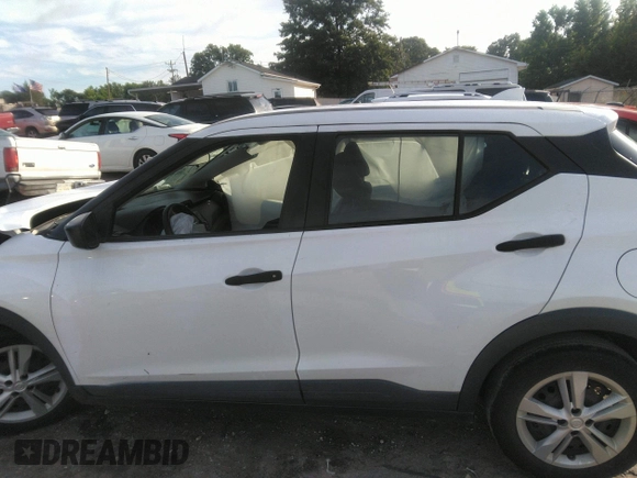 2022 Nissan Kicks S z VIN 3N1CP5BV7NL522054, wystawiony jako IAAI lot #42445264 z przebiegiem 42 648 mil mil oraz . Historia ofert i sprzedaży dostępna na DreamBid. Obrazek 14.