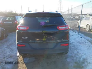 2018 Jeep Cherokee Latitude with VIN 1C4PJMCX0JD554158, listed as a IAAI auction lot 41385917 with 98,823 mi miles and . Bid and sale history available at DreamBid. Image 16.