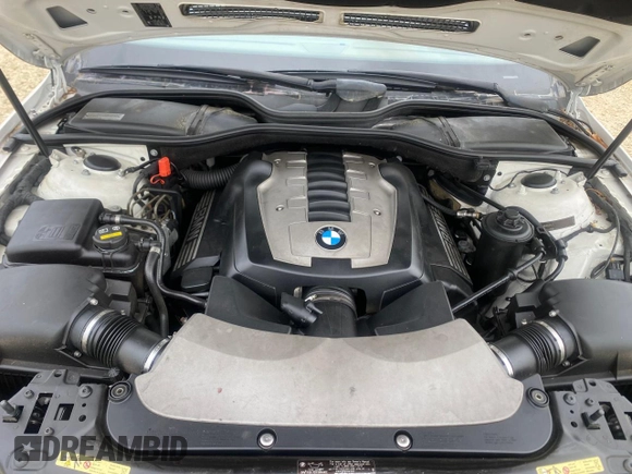 2007 BMW 7 Series 750Li with VIN WBAHN83547DT65694, listed as a Copart auction lot 56299075 with 167,510 mi miles and Clean Title. Bid and sale history available at DreamBid. Image 7.