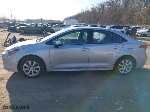 2022 Toyota Corolla LE with VIN 5YFEPMAE3NP325550, listed as a IAAI auction lot 41312084 with 56,578 mi miles. Bid and sale history available at carsss.com. Image 14.