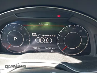 2018 Audi Q7 Premium Plus with VIN WA1LAAF70JD027840, listed as a IAAI auction lot 41695181 with 71,693 mi miles. Bid and sale history available at carsss.com. Image 7.