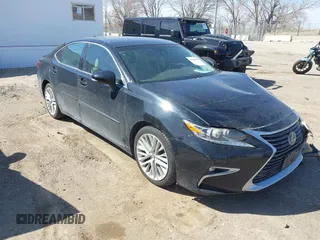 2016 Lexus ES 330 z VIN 58ABK1GG9GU011792, wystawiony jako IAAI lot #41900495 z przebiegiem 268 267 mil mil oraz . Historia ofert i sprzedaży dostępna na DreamBid. Obrazek 1.