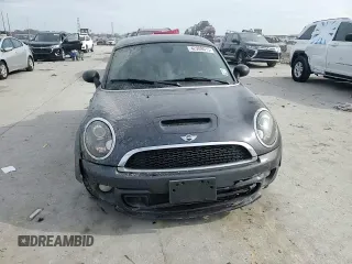 2014 MINI Coupe S z VIN WMWSX3C59ET773064, wystawiony jako Copart lot #42989015 z przebiegiem 135 005 mil mil oraz Szkoda całkowita • Salvage title. Historia ofert i sprzedaży dostępna na DreamBid. Obrazek 10.