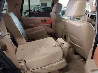 2007 Lincoln Navigator with VIN 5LMFU28597LJ00335, listed as a IAAI auction lot 41291436 with 131,938 mi miles. Bid and sale history available at carsss.com. Image 8.