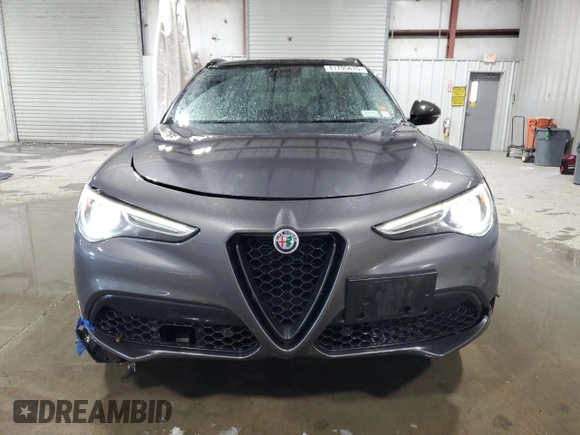 2019 Alfa Romeo Stelvio z VIN ZASPAKAN2K7C32117, wystawiony jako Copart lot #41795675 z przebiegiem 90 124 mil mil oraz Szkoda całkowita • Salvage title. Historia ofert i sprzedaży dostępna na DreamBid. Obrazek 5.