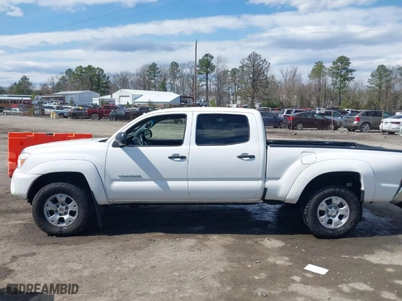 2015 Toyota Tacoma with VIN 3TMMU4FN3FM085972, listed as a IAAI auction lot 41868700 with NaN miles. Bid and sale history available at carsss.com. Image 14.