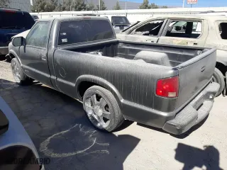 2000 Chevrolet S-10 LS with VIN 1GCCS1441YK111182, listed as a Copart auction lot 65272504 with 0 mi miles and Non Repairable. Bid and sale history available at carsss.com. Image 2.